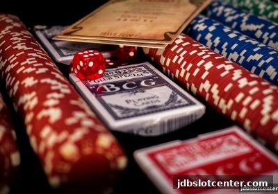 龙虎游戏与水果机玩法深度解析：jdb电子平台策略与理性参与指南