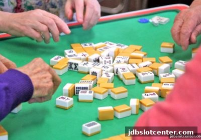 牛牛游戏进阶攻略：jdb电子平台上的保险玩法全解析
