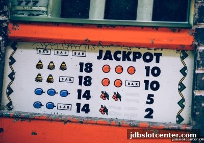 转轴玩法的市场爆发力：jdb电子如何借亚冠直播重塑互动娱乐格局